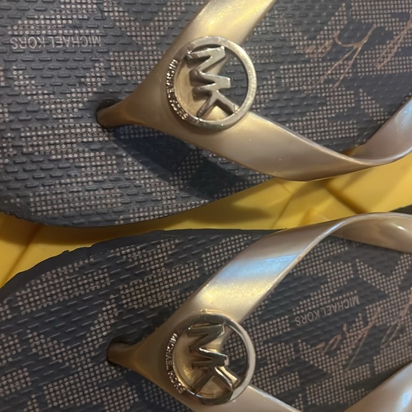 Michael Kors Women’s Sandals 8 - Picture 3 of 4